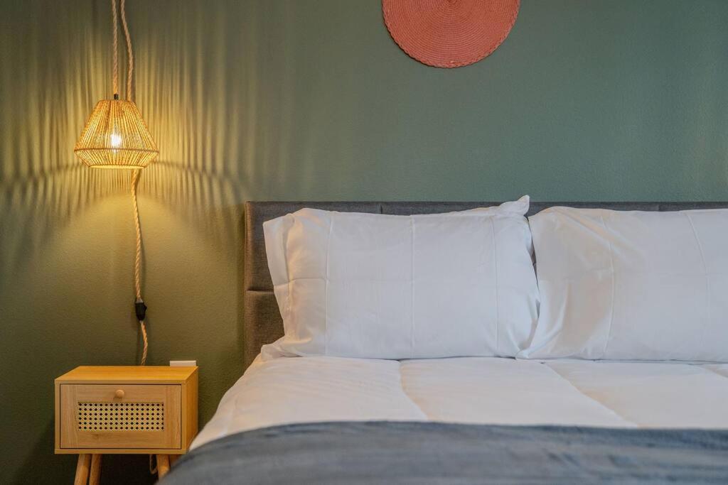 Complete Apartment ,10 Min To Parks Pets Allowed, Resort-Style Amenities Orlando Eksteriør billede