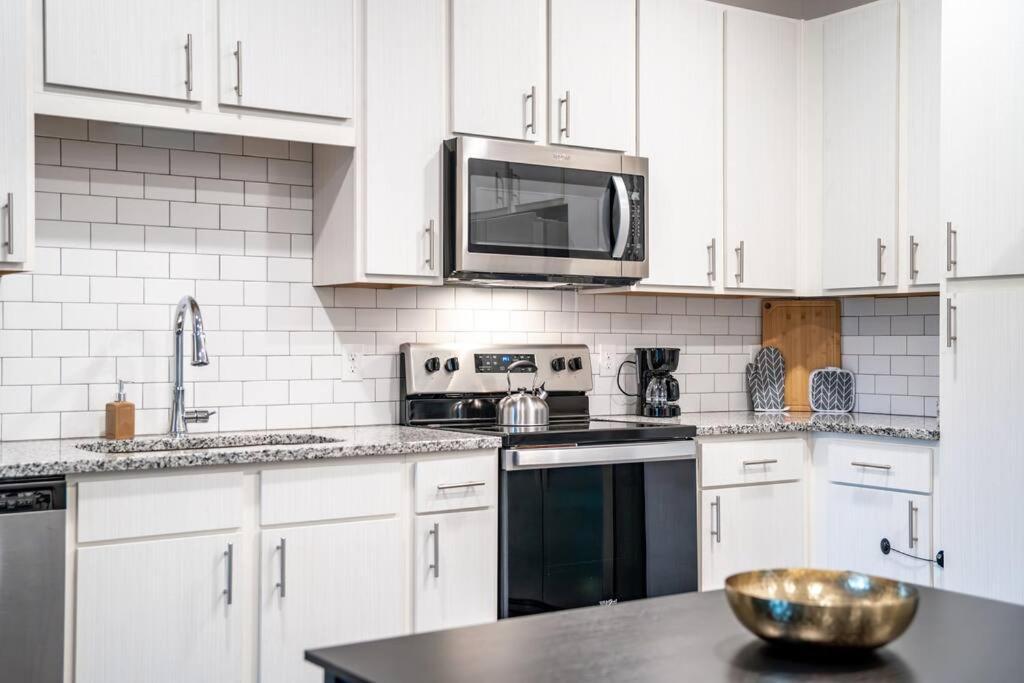 Complete Apartment ,10 Min To Parks Pets Allowed, Resort-Style Amenities Orlando Eksteriør billede